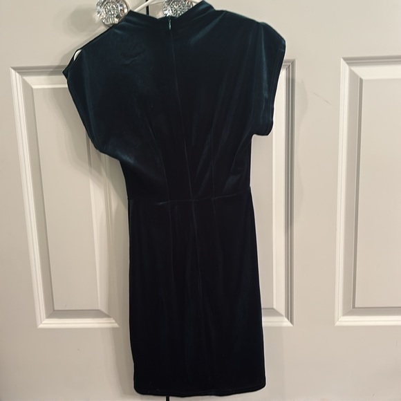 ASOS Emerald Green Velvet Holiday Cocktail Dress - Picture 7 of 7